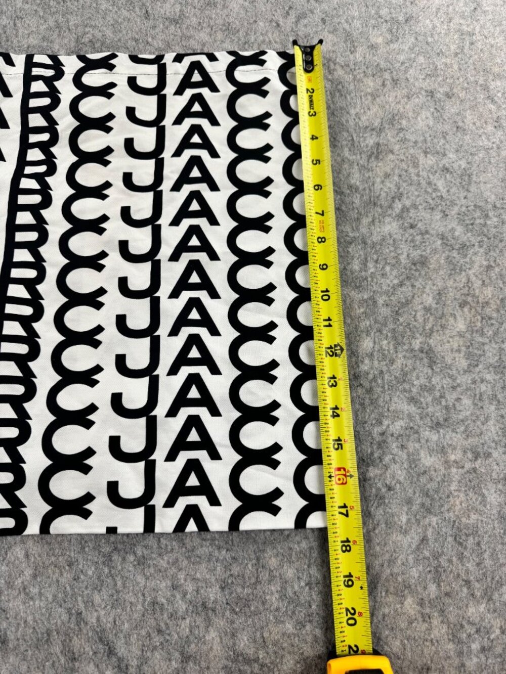 Marc Jacobs Monogram Dust Bag White And Black Drawstring - Picture 3 of 9